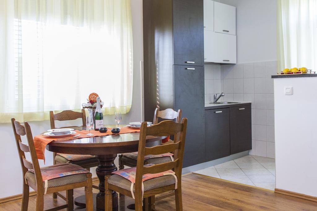 Apartment Amber Koromačno Δωμάτιο φωτογραφία